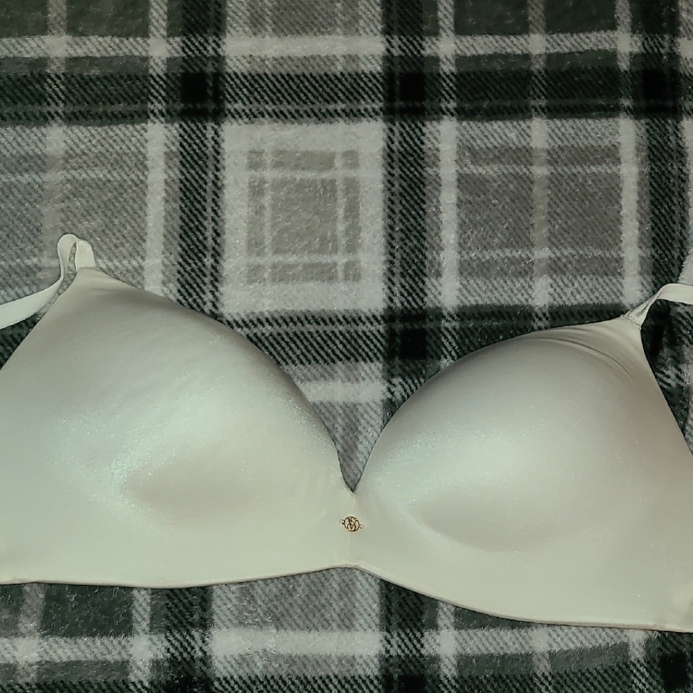 Victoria's Secret Cream Bra